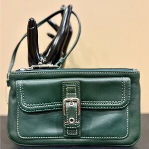Coach Bottle Green Buckle Flap Wristlet F141786 SV/BG